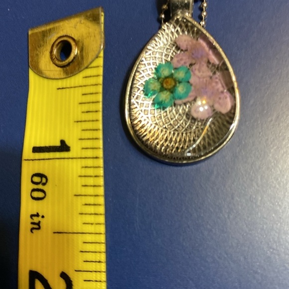 Real flowers resin necklace with delicate 26 inch silver chain in gift b… - Picture 3 of 7